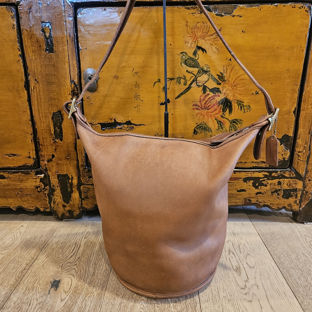 Vintage Coach Tan Leather Duffle Sac M9085